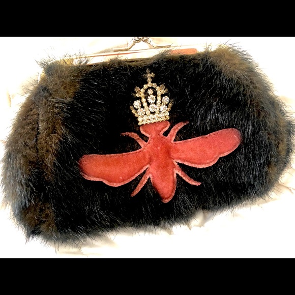 Brighton Handbags - My London Flat Clutch Evening Bag Bee Queen